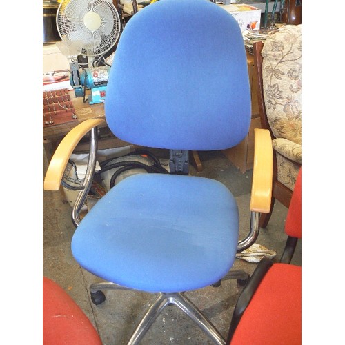 451 - 3 X OFFICE CHAIRS. INC A HIGH BACKED SWIVEL IN BLUE FABRIC, A LOW BACK RED FABRIC SWIVEL, AND A FIXE... 