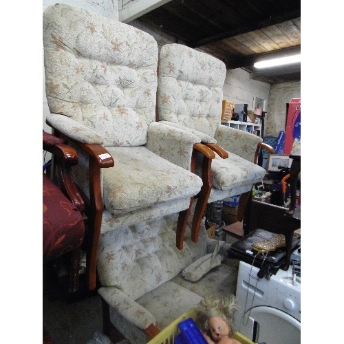 518 - COTTAGE SUITE. COMPRISES SMALL 2 SEATER SOFA, PAIR OF CHAIRS AND A LARGE FOOTSTOOL/OTTOMAN. CREAM FL... 