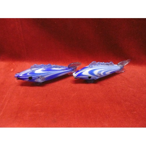 1 - 2 LARGE MURANO GLASS STANDING FISH IN VIBRANT COLOURS (36CM AND 33CM) AND A PAIR OF BLUE GLASS FISH