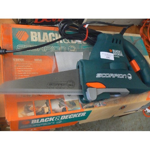 600 - BLACK & DECKER SCORPION SAW. WITH BOX AND INSTRUCTIONS.