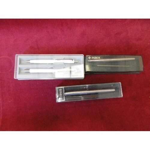 45 - 2 BOXED PARKER PENS AND A BOXED PARKER PEN SET