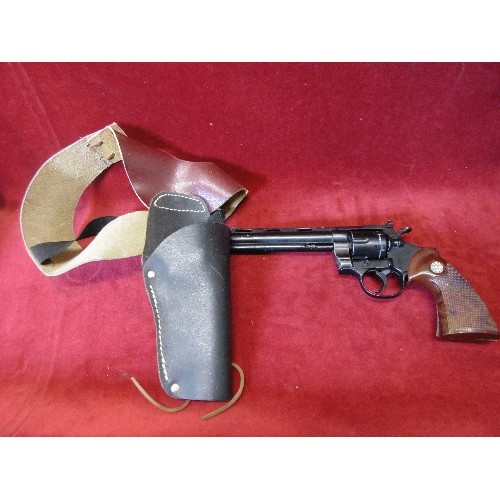 51 - REPLICA REVOLVER MADE IN ITALY WITH LEATHER HOLSTER