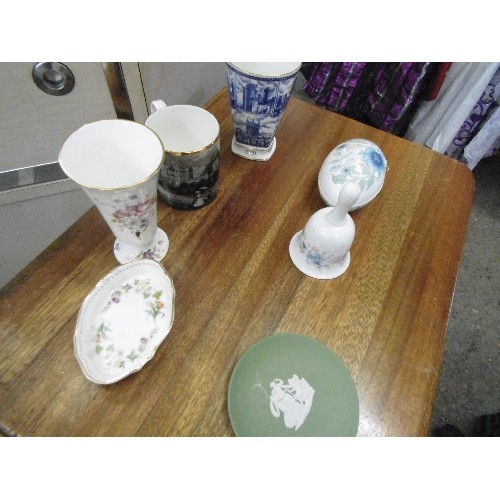 574 - 7 X VINTAGE CHINA ITEMS. COALPORT, WEDGWOOD.