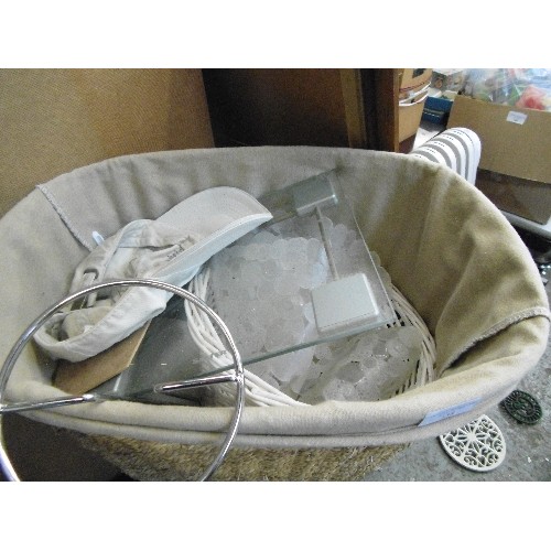 538 - LINED WICKER LAUNDRY BASKET, CONTAINS WICKER PAPER BASKET, SHOWER MAT AND OTHER HOUSEHOLD.