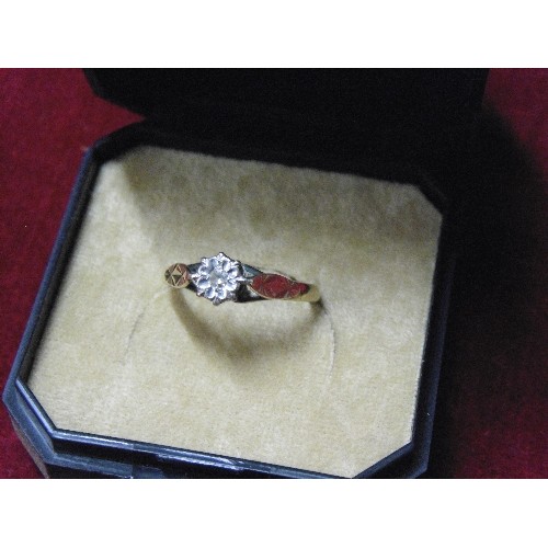 45 - A 9ct GOLD DIAMOND SOLITAIRE ENGAGEMENT RING WEIGHT 2.15gr SIZE K