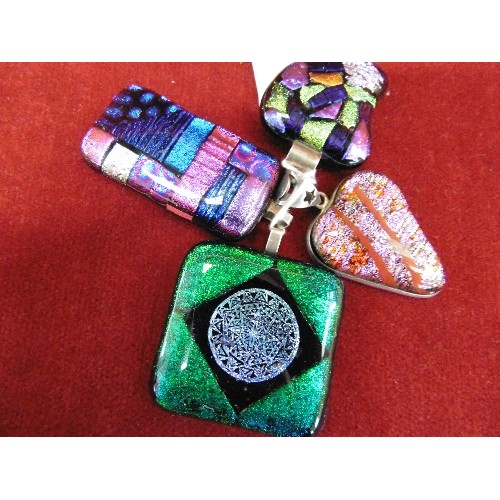 21 - 4 DICHROIC PENDANT WITH SILVER LOOPS (of a crystal) showing different colours when viewed from diffe... 