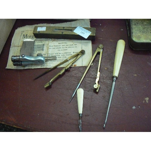 189 - VINTAGE LOT, INC MORGAN LEE TRIMMER WITH INSTRUCTION PAPER, TINY BRASS/WOOD SPIRIT LEVEL, 2 X BRASS ... 