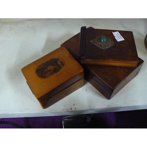 74G - VINTAGE WOODEN CIGARETTE BOX WITH SLIDE OPENING,  GREEN AND METAL CENTRE DESIGN PLUS 2 OTHER, ONE WI... 