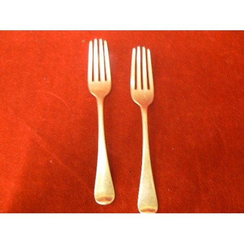 63 - 2 GEORGIAN SILVER FORKS AND A LARGE SERVING SPOON THE FORKS LONDON BY THOMAS WILKES BAKER 1816. THE ... 