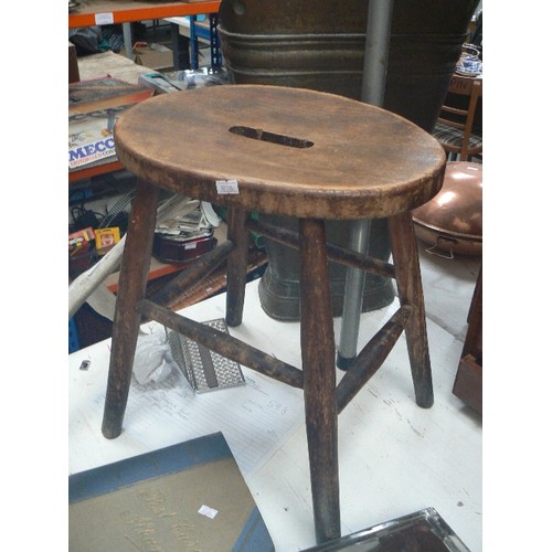 115 - SMALL VINTAGE STOOL WITH OVAL SEAT.