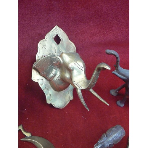 129 - BRASS ELEPHANT COLLECTION. INCLUDES AN ELEPHANT HEAD WALL HOOK, 3 X ELEPHANT FIGURES AND 2 HORSE BRA... 