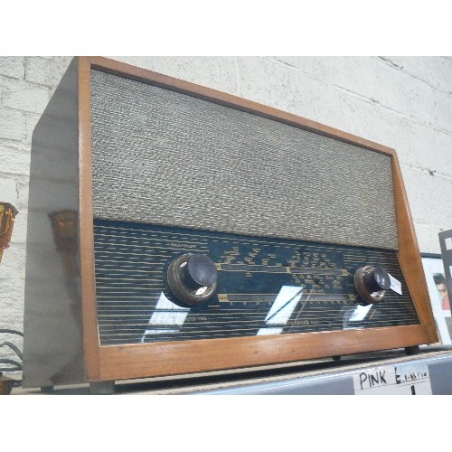 436 - LARGE VINTAGE COSSOR AM-FM VALVE RADIO. BAKELITE DIALS. WOODEN CASED.