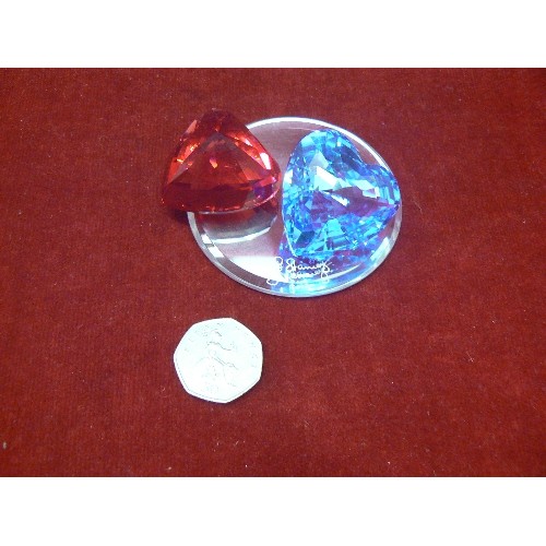 19 - SWAROVSKI CRYSTAL RED AND A BLUE LOVE HEART 1998 SCS MEMBER GIFT 215371 MINT BOXED