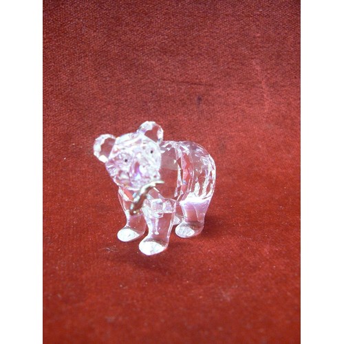 17 - SWAROVSKI CRYSTAL GRIZZLY BEAR WITH FISH IN MOUTH RETIRED. A 7637 NR 000 007 BOXED