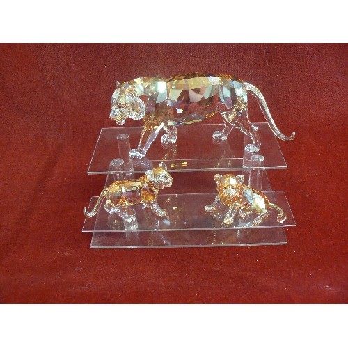 33 - Swarovski crystal SCS Annual Edition 2010 Tiger set MIB #1003148 With Cubs RARE Swarovski Crystal 20... 