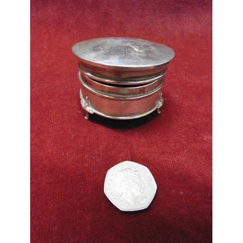 78 - SILVER LIDDED POT ENGRAVED MININIE 1914 - 1934 LONDON 1932 BY ROBERT PRINGLE & SONS