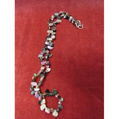 84 - A ETHNIC NECKLACE OF SEMI-PRECIOUS STONES WITH SILVER CLIPS AND WIRE VERY NICE