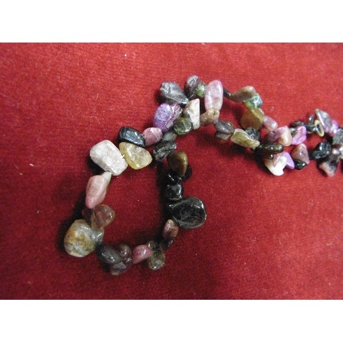 84 - A ETHNIC NECKLACE OF SEMI-PRECIOUS STONES WITH SILVER CLIPS AND WIRE VERY NICE