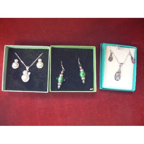 92 - THREE GREEN BOXES OF NECKLACE AND EARRINGS SETS 1 ABALONE SHELL THE OTHER IN THE STYLE OF SWAROVSKI ... 