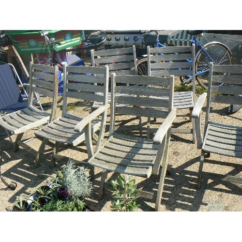 578 - SET OF 4 AND 2 CARVERS WOODEN FOLDING GARDEN CHAIRS