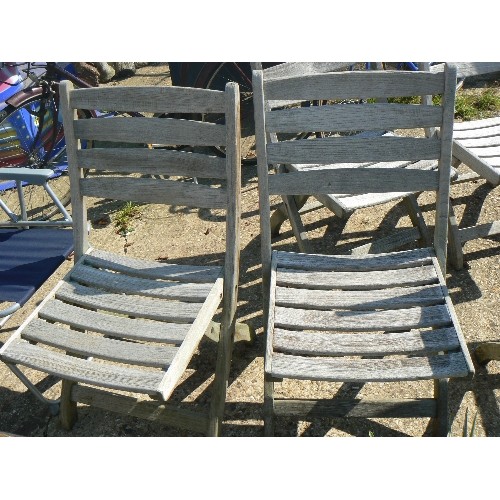 578 - SET OF 4 AND 2 CARVERS WOODEN FOLDING GARDEN CHAIRS