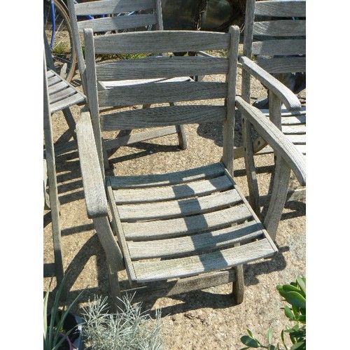 578 - SET OF 4 AND 2 CARVERS WOODEN FOLDING GARDEN CHAIRS