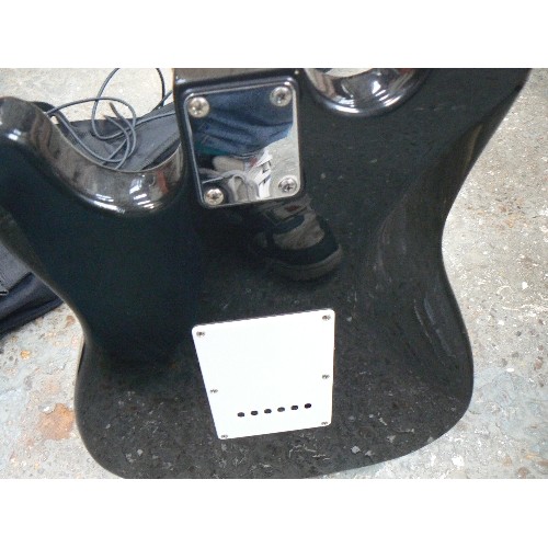 150 - ELECTRIC GUITAR BY STAR SOUND WITH LEADS WORKING