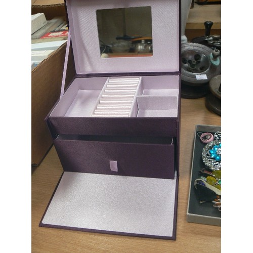 560 - BOXED AS NEW JEWELLERY BOX IN PURPLE