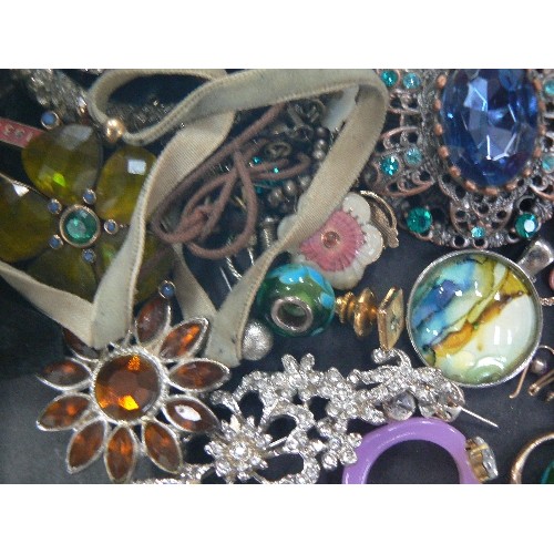 563 - BOX OF COSTUME JEWELLERY