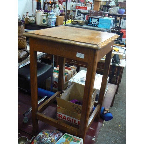 278 - SOLID OAK LAMP/SIDE TABLE WITH PIE-EDGING