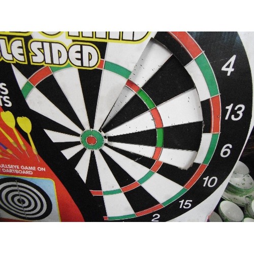 165 - DARTBOARD. DOUBLE-SIDED, WITH BULLSEYE GAME ON REVERSE. FROM A-Z GAMES SERIES. WITH ORIGINAL BOX.