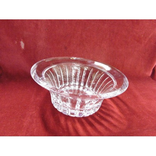 210 - MODERN & HEAVY LEAD CRYSTAL TRIFLE BOWL.