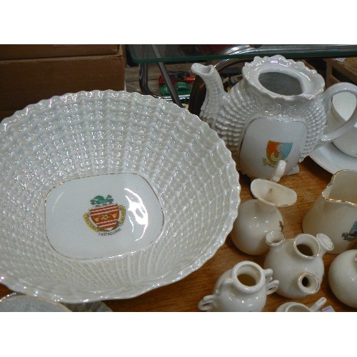 387 - LARGE QUANTITY OF VINTAGE CRESTWARE. INC 3 LARGE PEARLESCENT PCS.