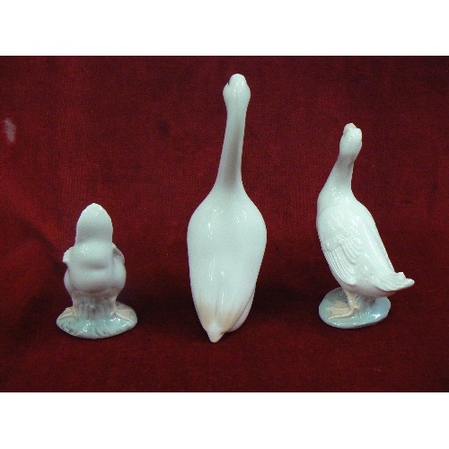 76 - A LLADRO GOOSE, TOGETHER WITH 2 X LLADRO NAO GEESE.