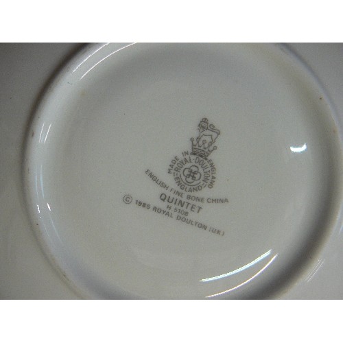 262 - ROYAL DOULTON QUINTET, ENGLISH FINE BONE CHINA. 6-PERSON DINNER AND TEA SERVICE. INCLUDES OVAL MEAT ... 