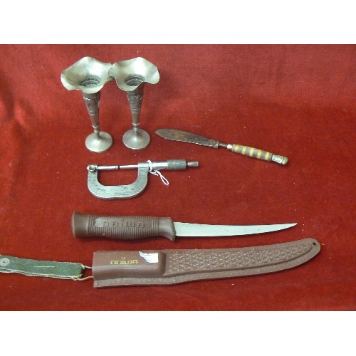 261 - PAIR OF SMALL METAL TRUMPET VASES, DAIWA BLADE WITH SHEATH, MICROMETER AND A LETTER OPENER/BLADE.