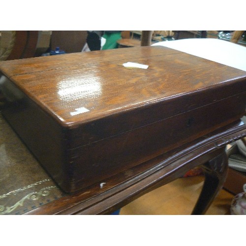 298 - E.MASON VINTAGE CANTEEN OF CUTLERY IN WOODEN CASE.