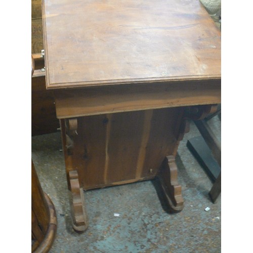 337 - VINTAGE DAVENPORT DESK ON CASTORS.