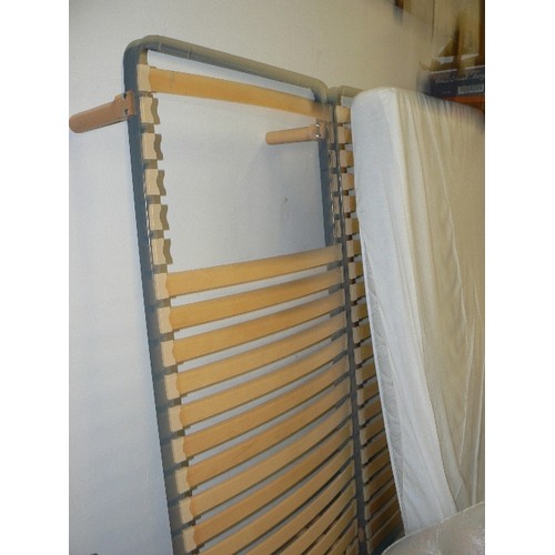 500 - SLATTED SINGLE BED BASE WITH A RELAXOMATIC POCKET SPRUNG MATTRESS. APPEAR GOOD CLEAN CONDITION.