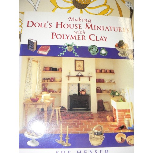 390 - DOLLS HOUSE & MINIATURIST BOOKS & MAGAZINES. FOR COLLECTORS AND ENTHUSIASTS.