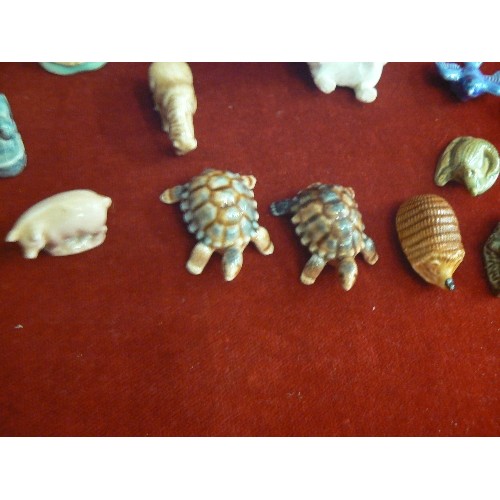 159 - HORNSEA POTTERY, ALSO WADE WHIMSIES, CRINOLIN LADIES ETC.