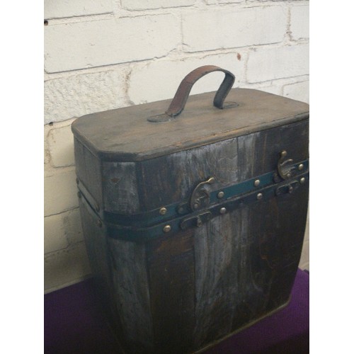 171 - UNUSUAL WOODEN BOX, WITH HINGED LID, BRASS CLASPS ETC.