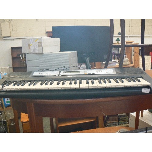 463 - YAMAHA PSR E213 KEYBOARD.