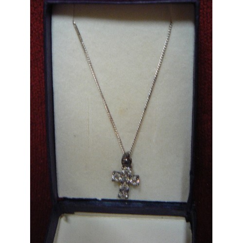 31 - SILVER 925 CHAIN WITH CROSS PENDANT WITH WHITE STONES