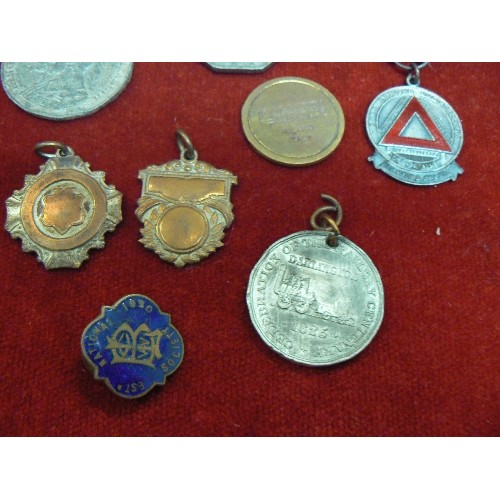 47 - COLLECTION OF MIXED MEDALS - DRIVING MEDALS FROM THE 50'S, GEORGE V SILVER JUBILEE MEDAL, GEORGE VI ... 