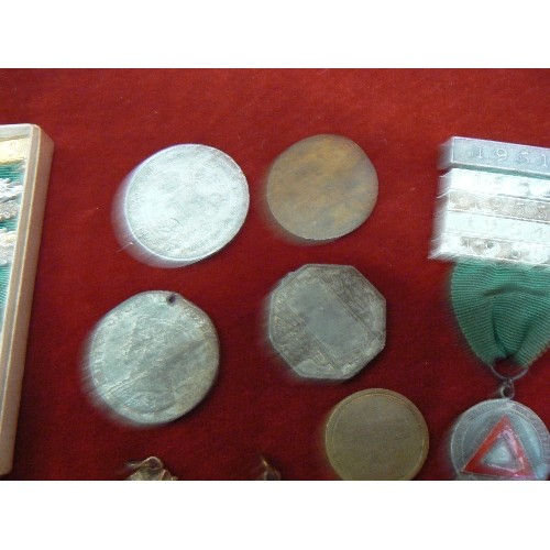 47 - COLLECTION OF MIXED MEDALS - DRIVING MEDALS FROM THE 50'S, GEORGE V SILVER JUBILEE MEDAL, GEORGE VI ... 