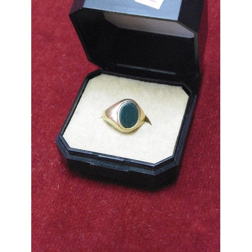 13 - 9CT GOLD RING WITH BLOODSTONE, LONDON HALLMARK, CUT