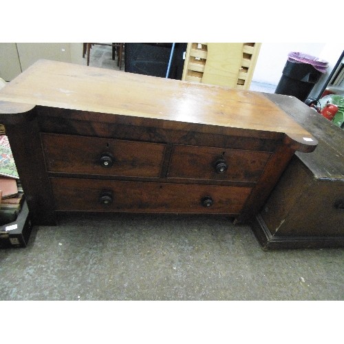 535 - ANTIQUE MAHOGANY LOW 2/1 CHEST