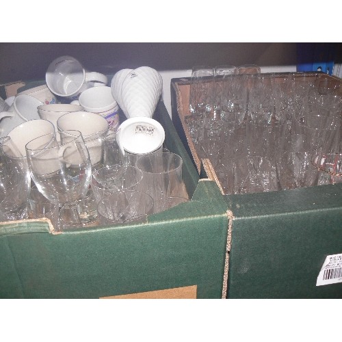 506 - LARGE QUANTITY OF GLASSWARE, INCLUDES HOUSEHOLD ITEMS, CAKE STANDS, BOWLS, JUGS ETC, ALSO DRINKING G... 