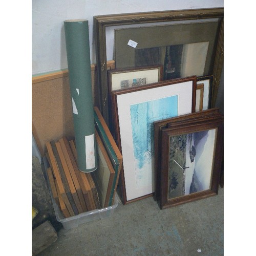 510 - QUANTITY OF MIXED PICTURES AND FRAMES. MIXED SIZES, AGES AND STYLES. ALSO 2 X CORK IN BOARDS.